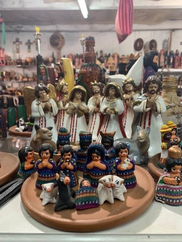 Chichi Market Figurines